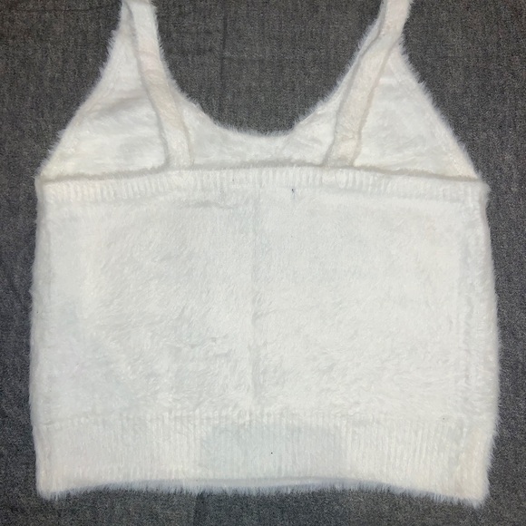 Forever 21 crop fur tank top - Picture 2 of 3